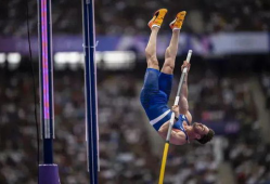 撑杆跳高视频,揭秘撑杆跳高运动的精彩瞬间